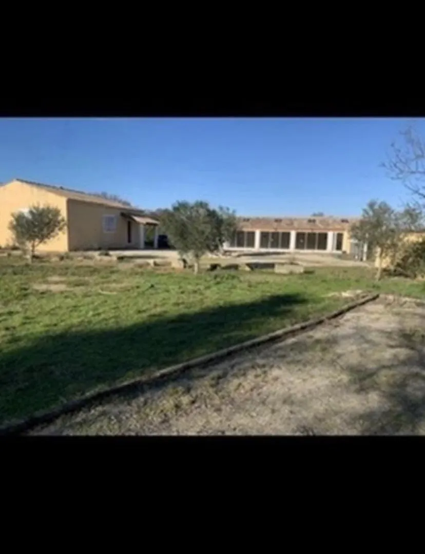 Hostal Domaine Autour De L'Olivier Saint-Martin-de-Crau 0*,  Francia